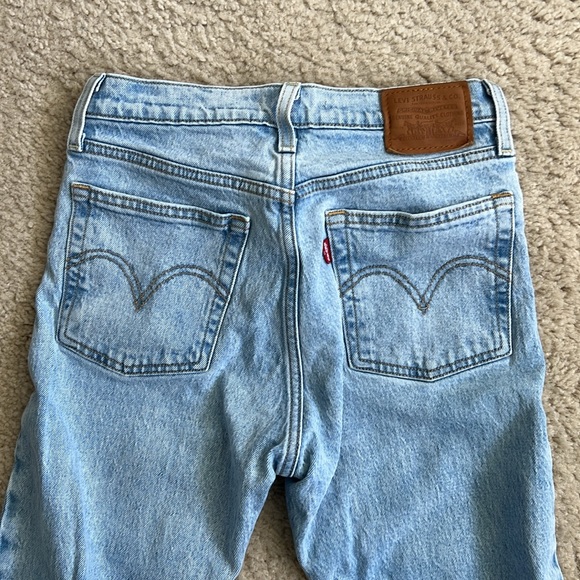 Levi Wedgie Straight Jeans Light Wash - 25 - Picture 2 of 11